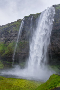 Seljalandsfoss waterfall in Iceland © Stefan