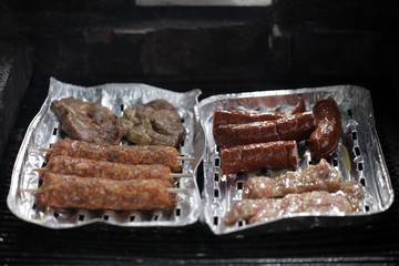 mięsa na grillu 