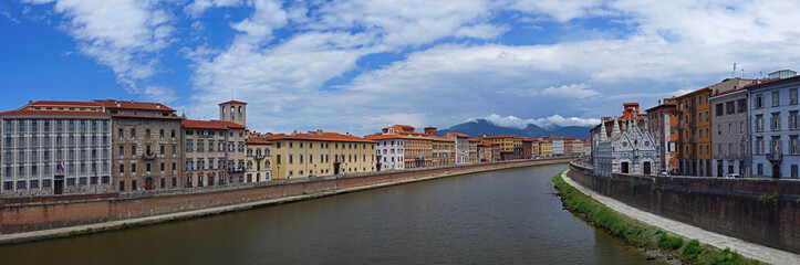 Pisa - Promenade entlang des Arno