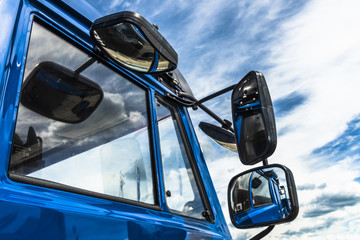 Зеркала на фоне неба © andrey_iv