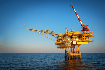Oil and Gas processing platform that produce natural gas and condensate