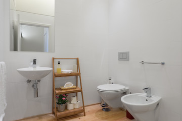 Fototapeta na wymiar Clean fresh and bright Bathroom