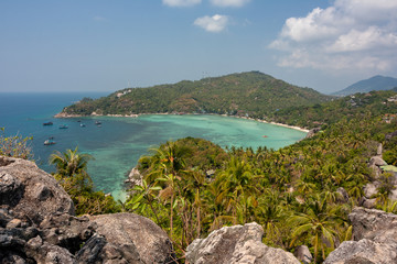 Fototapeta na wymiar View on Taa Toh Bay from John Suwan Rock on Koh Tao island in Thailand