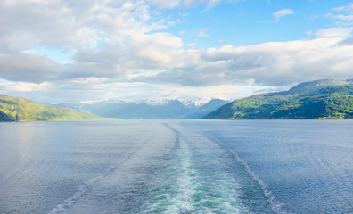 Mit dem Schiff durch den Sognefjord in Norwegen