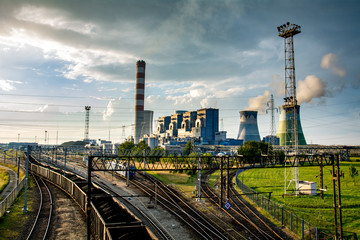 Obraz premium Panorama of a thermal power station. Cooling tower, turbine, generator.