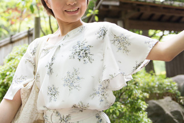 笑顔が素敵な日本女性