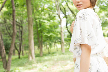 笑顔が素敵な日本女性