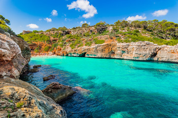 Sommer Urlaub Strand Bucht Cala des Moro, Mallorca Insel Mittelmeer Spanien