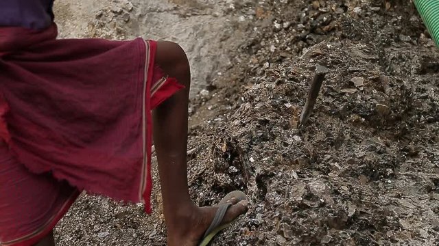 Slavery in Asia. Unskilled workers. Mining of mica. India.