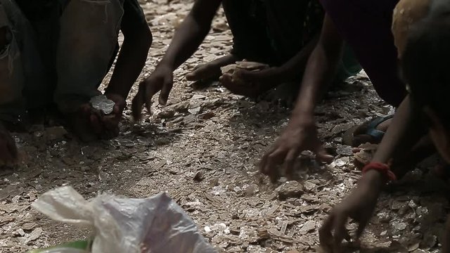 Slavery in Asia. Unskilled workers. Mining of mica. India.