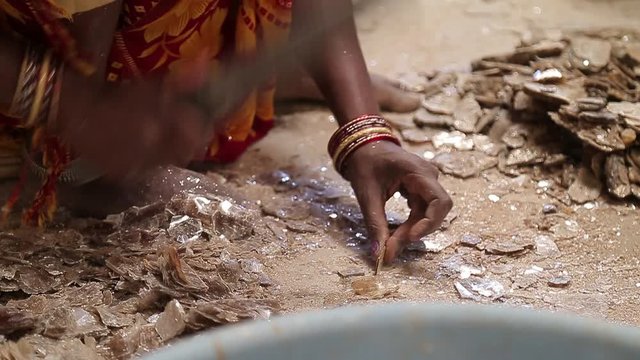 Slavery in Asia. Unskilled workers. Mining of mica. India.