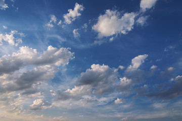 Fototapeta premium Dramatic sky with white clouds.