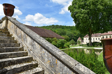 Jardins de l'abbaye royale de Fontenay en Bourgogne, France