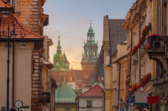 Fototapeta Krakow - Wawel castle in sunset time in urban areas