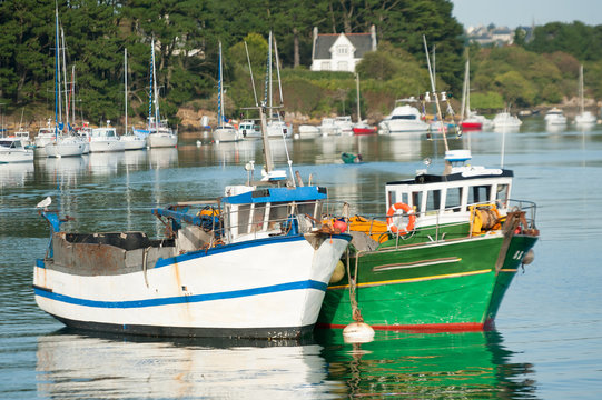 Boote auf dem Aber Ildut, Lanildut, Finistere, Bretagne, Frankreich