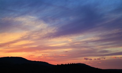 Sonnenuntergang in den Bergen