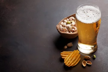 Crédence de cuisine en verre imprimé Bière Bière blonde et collations
