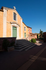 Fototapeta na wymiar Roussillon Ockerfelsen Provence Frankreich
