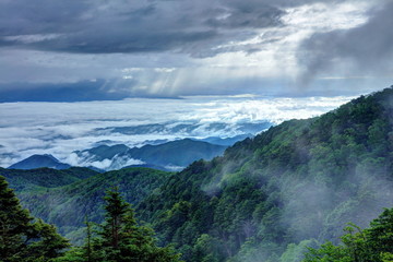 美ヶ原高原からの雲海と天使のはしご