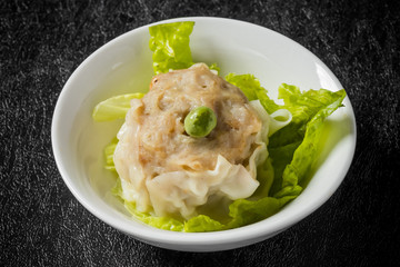 シュウマイ　steamed meat dumpling (Chinese-style)