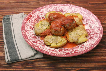 Roasted meatballs with mashed potatoes