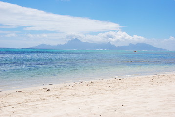 Fototapeta na wymiar plage de Punaauia - Tahiti