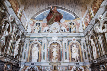 Fototapeta na wymiar Altare maggiore Chiesa di San Vito Lo Capo (Trapani) Italia