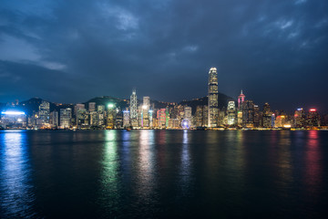 Fototapeta na wymiar panoramic view of victoria harbor in Hong Kong at night