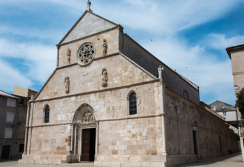 Fototapeta na wymiar église de Pas en Croatie
