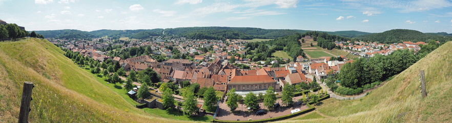 Fototapeta na wymiar Bitsch/Bitche im Bitscherland - Panorama