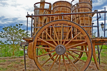Fototapeta na wymiar Old wooden cart with wine barrels, in La Rioja, Spain.