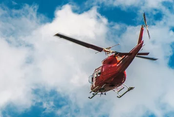 Zelfklevend Fotobehang Helicopter Logging in the Air © Tomasz Zajda