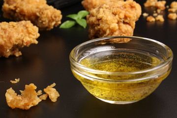 Sunflower olive oil, chicken wings, deep-fried