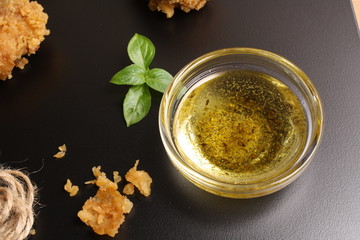 Sunflower olive oil, chicken wings, deep-fried