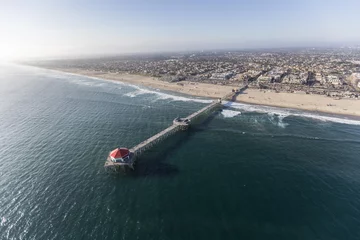 Rolgordijnen Aerial view of Huntington Beach Pier in Orange County, California.   © trekandphoto