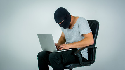 Ein Hacker bei der Arbeit / Datensicherheit 