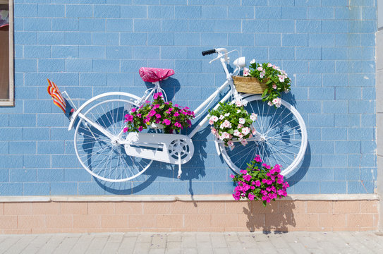 vintage bicycle with flower decoration