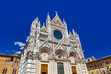 Naklejka premium Duomo w Sienie - Toskania we Włoszech