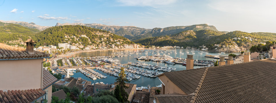 Panoramic view of Soller Marina in the Tramuntana mountain range. Mallorca, Spain