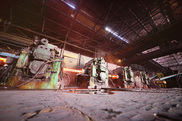 Casting and hardening of metal at a metallurgical plant