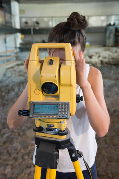 theodolite measuring