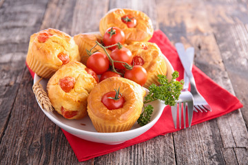 tomato muffin