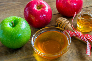 Honey and apples for Rosh Hashanah celebration.