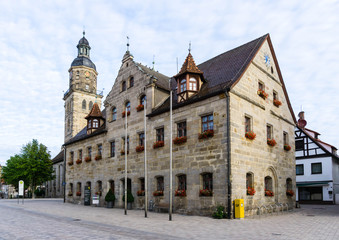Fototapeta na wymiar Rathaus in Altdorf bei blauen Himmel