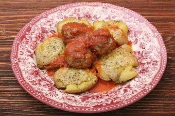 Roasted meatballs with mashed potatoes