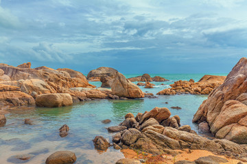 Fototapeta na wymiar Rocky coast of Koh Samui in Thailand.