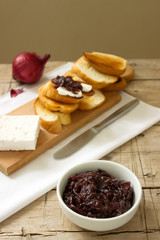 Onion marmalade with bread and cheese