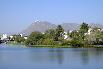 Fototapeta premium Udaipur city on te Lake Pichola, also knows as City Of Lakes.