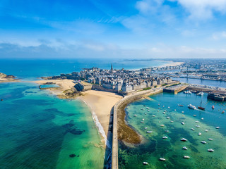 Aerial view of the beautiful city of Privateers - Saint Malo in Brittany, France - obrazy, fototapety, plakaty