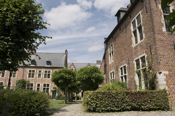 Fototapeta na wymiar Het groot Begijnhof in het centrum van Leuven